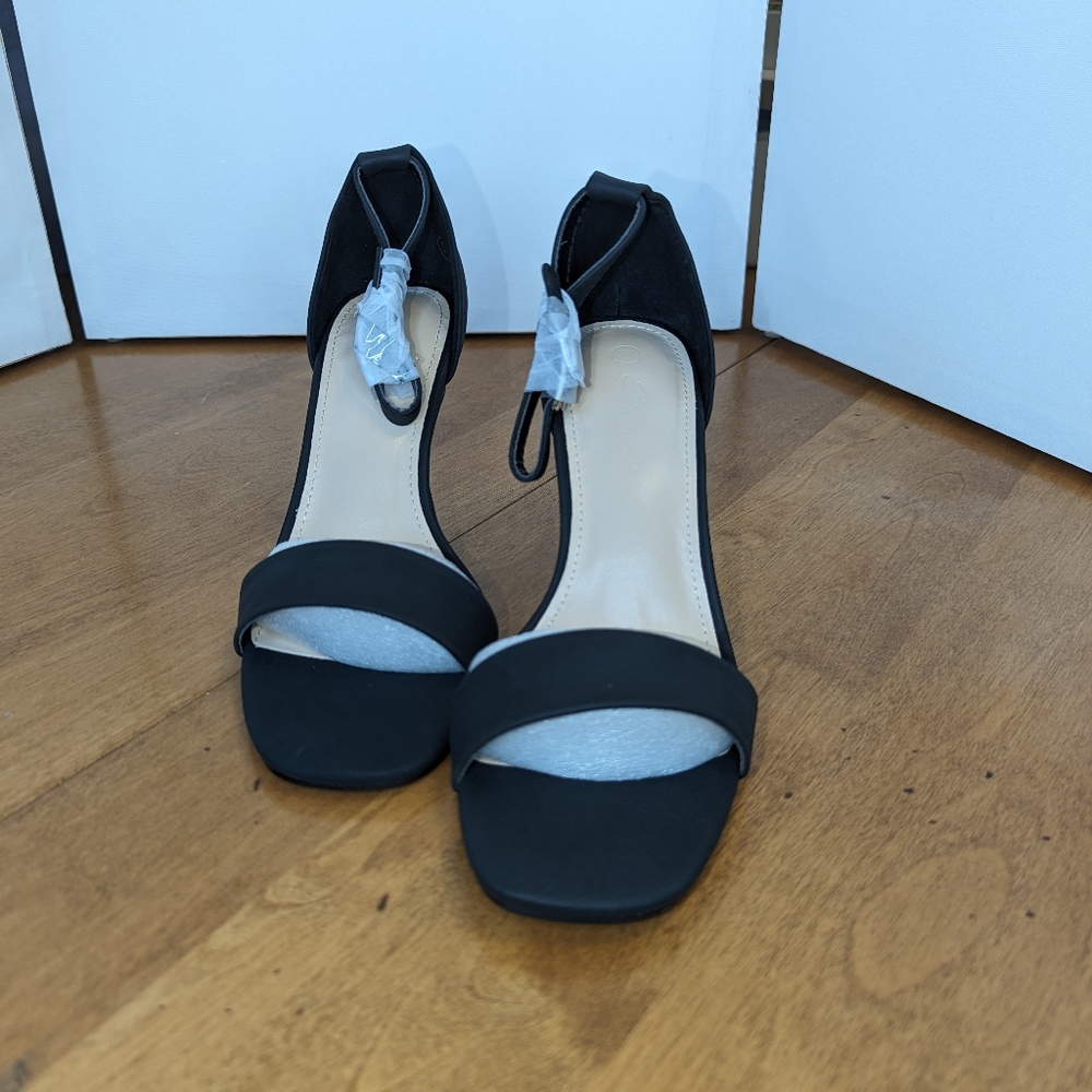 3/$14 NWOT Women's Black Ankle Strap Pumps